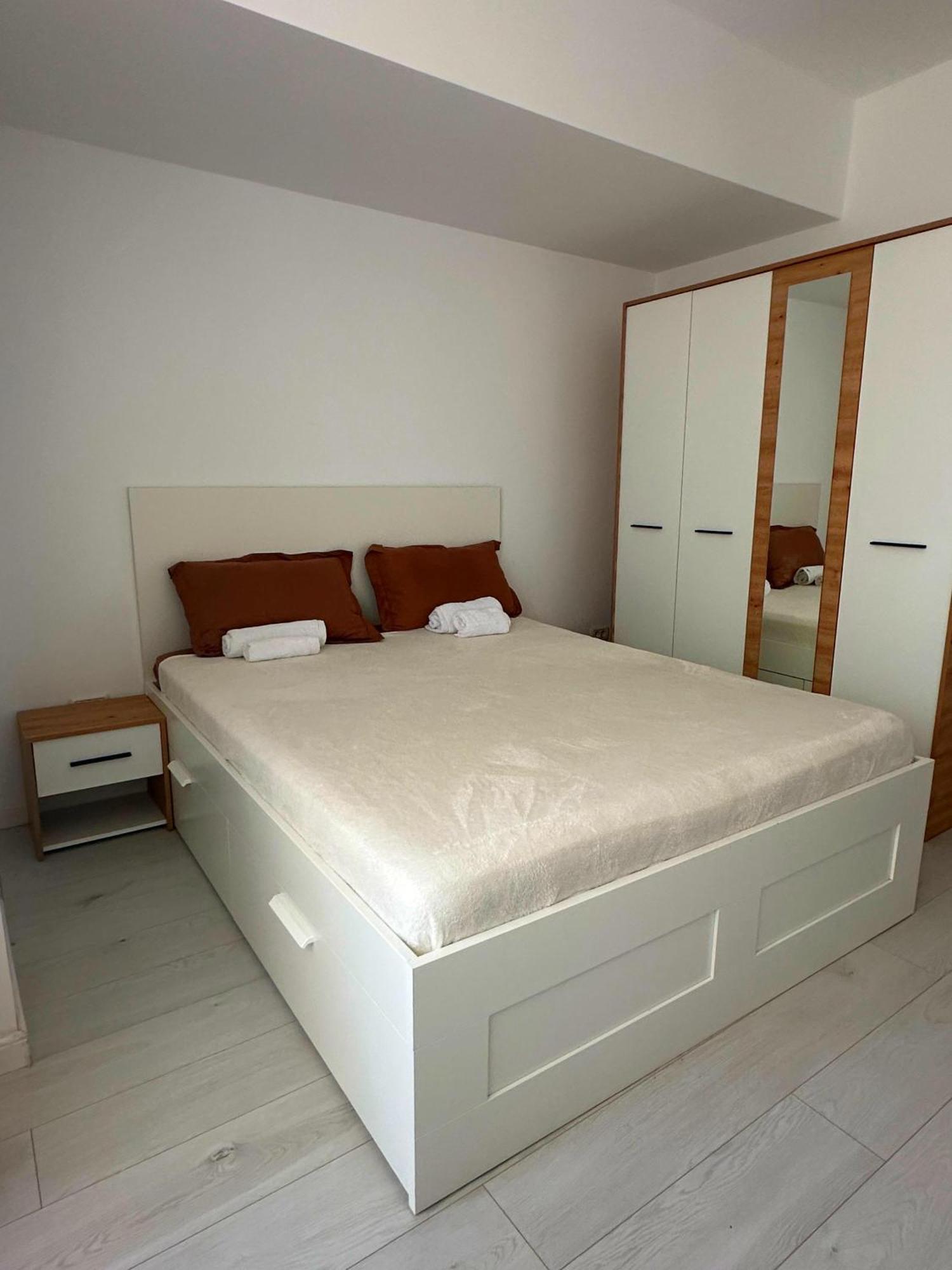 In Apart Hotel Bucarest Esterno foto